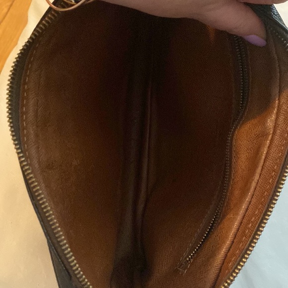 *REHAB* Louis Vuitton Pouch - Picture 6 of 9